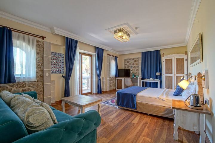 Room 6 of 21