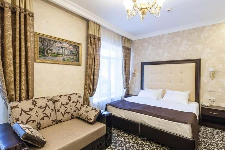 Room 15 of 143