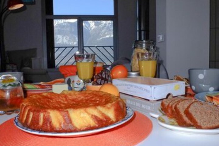 Dining 9 of 14