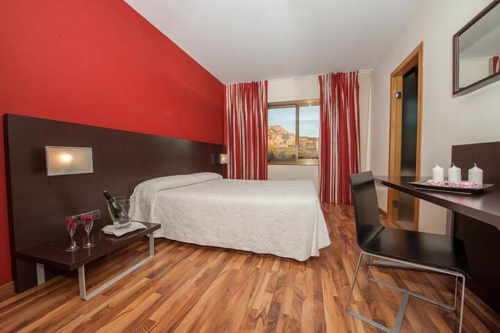 Room 4 of 31