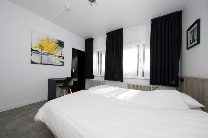 Room 5 of 30