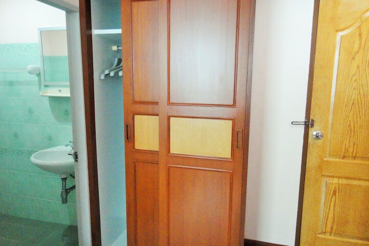 Room 11 of 66