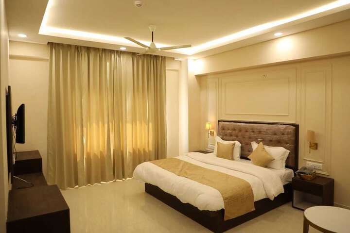 Room 3 of 14