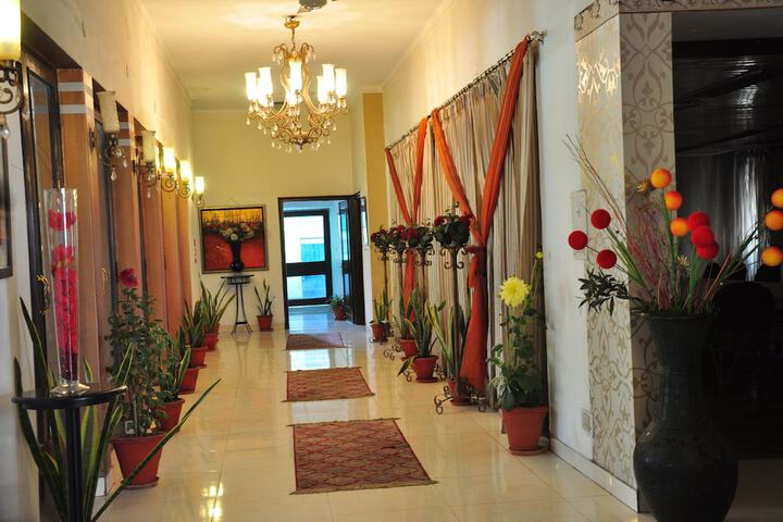 Ballroom/Hall 17 of 26