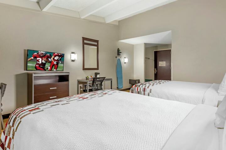 Room 8 of 33