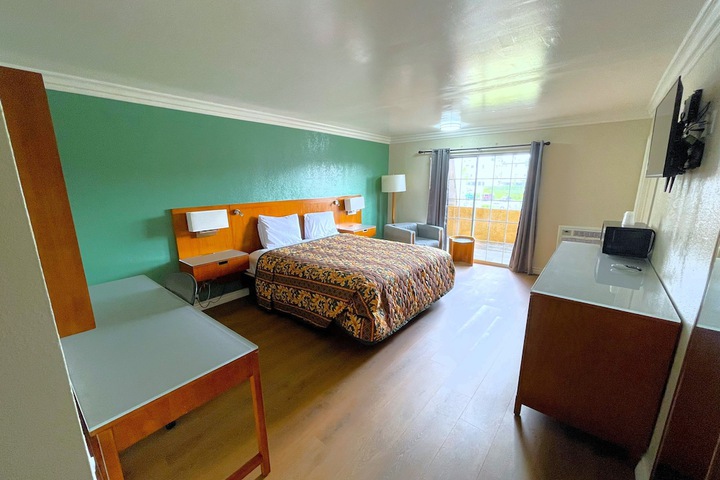 Room 13 of 29