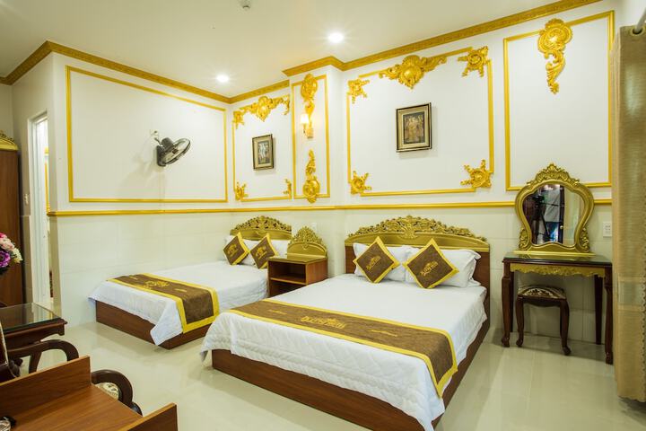 Room 10 of 43