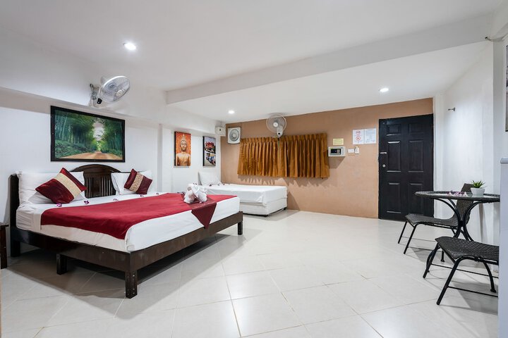 Room 15 of 40