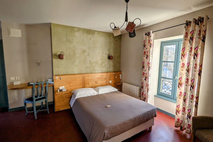 Room 16 of 43