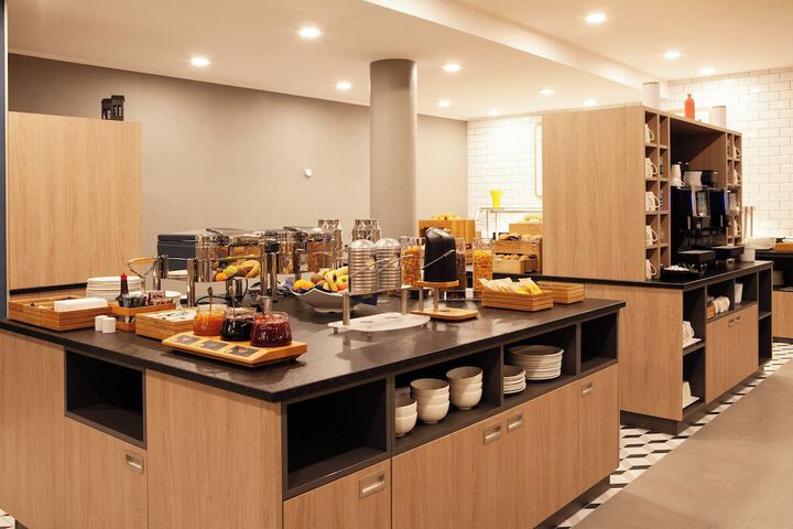 Breakfast/Coffee Service 46 of 76