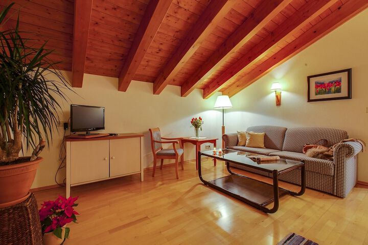 Room 9 of 25