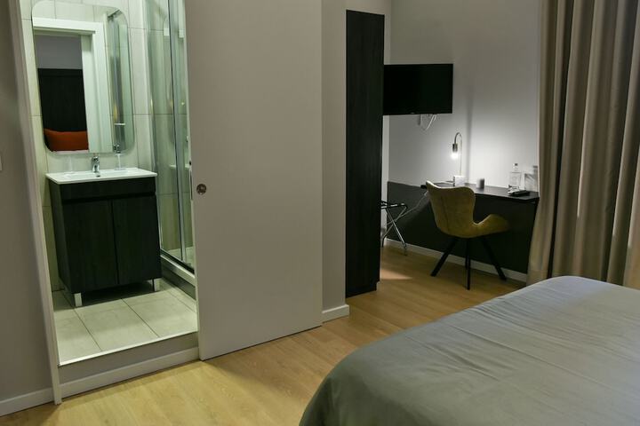 Room 38 of 83