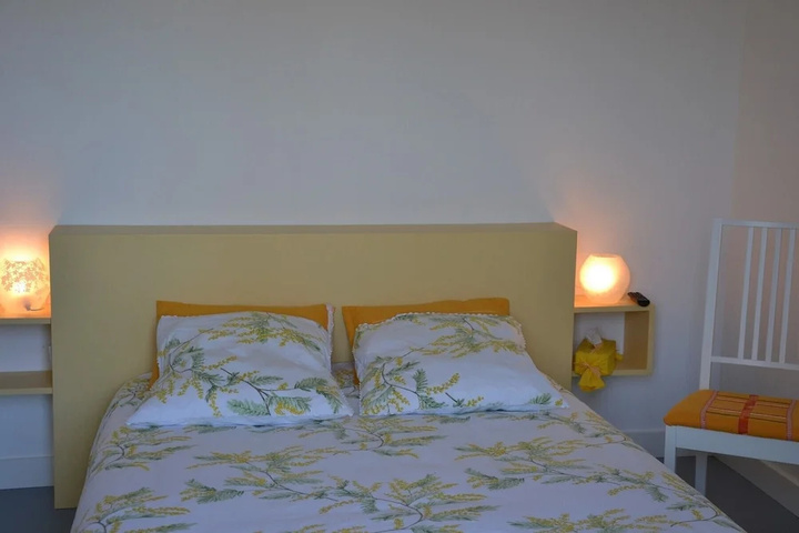 Room 4 of 15