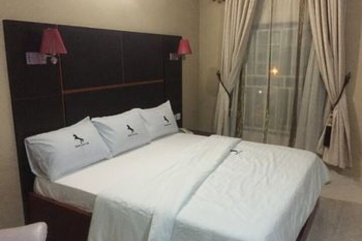 Room 12 of 41