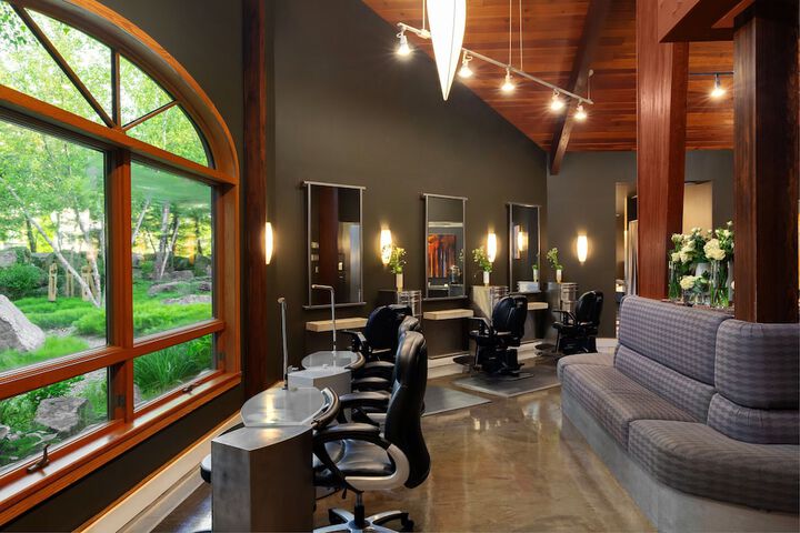 Nail salon