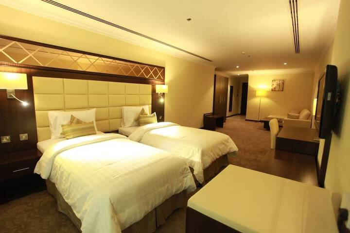 Room 17 of 34