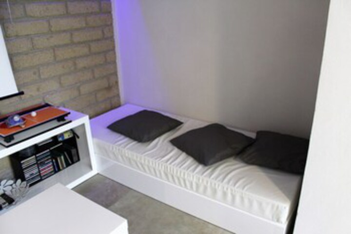 Room 18 of 21