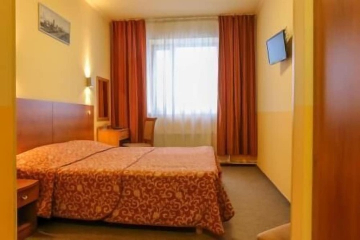 Room 9 of 41