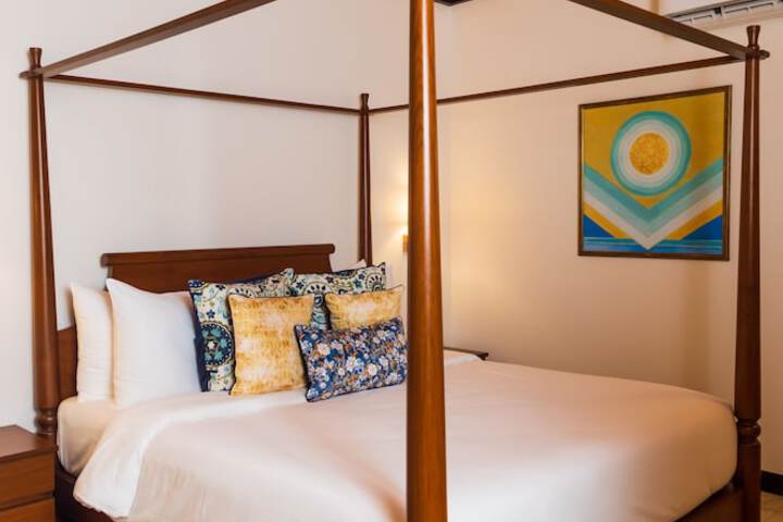 Room 4 of 42
