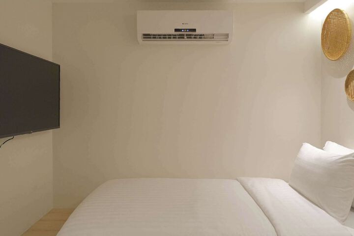 Room 11 of 31