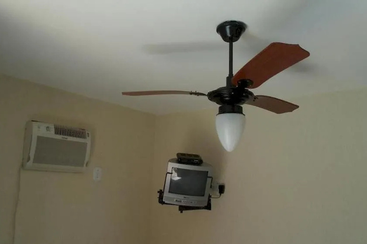 Room 5 of 11