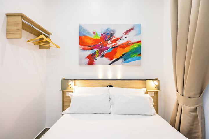 Room 28 of 78