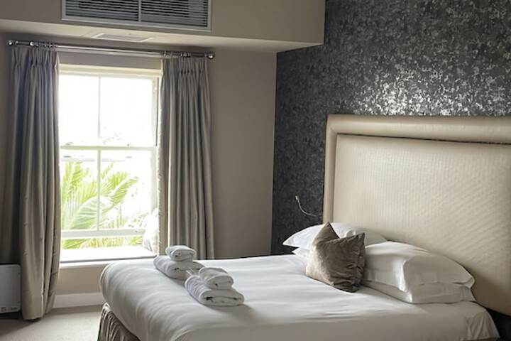 Room 10 of 38