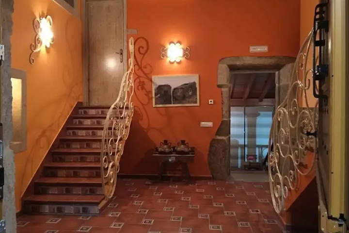 Room 10 of 21