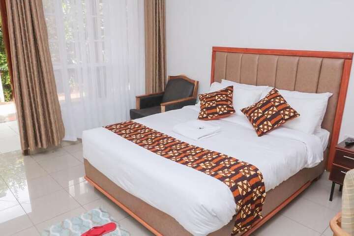 Room 7 of 27