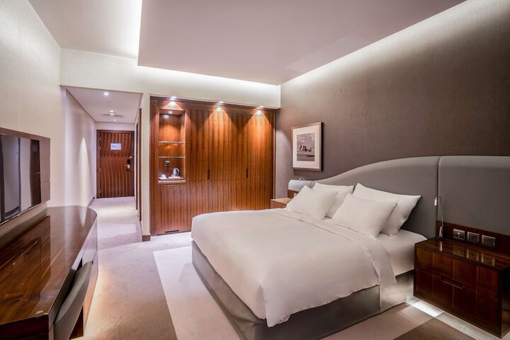 Room 27 of 277