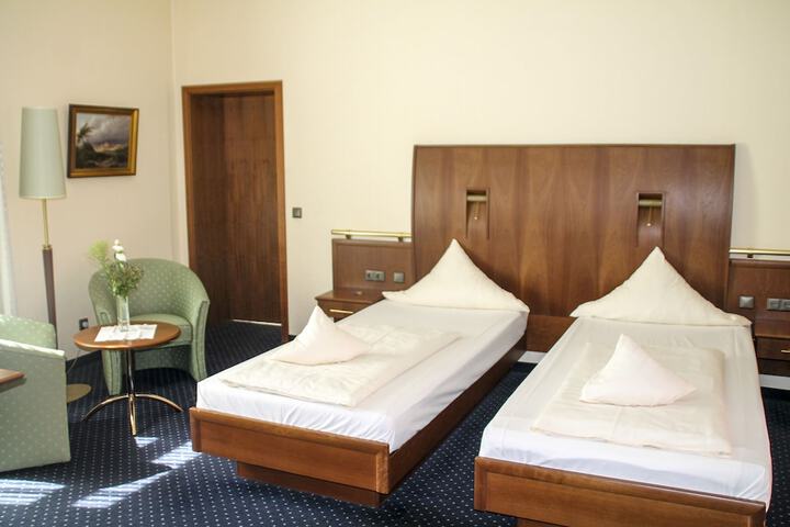 Room 9 of 81