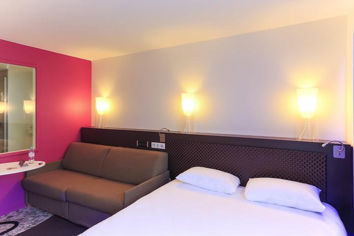 Room 10 of 79