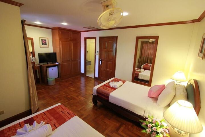 Room 19 of 35