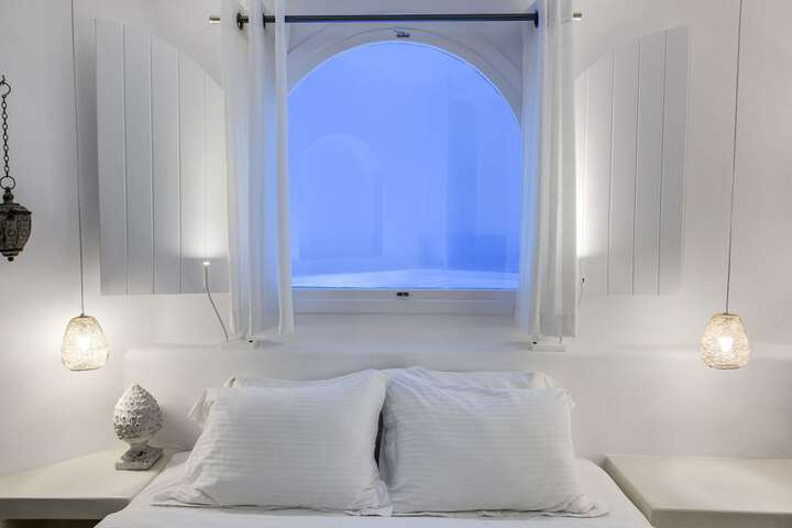 Room 44 of 174