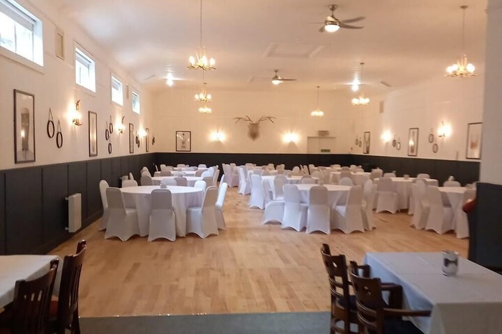 Ballroom/Hall 9 of 11