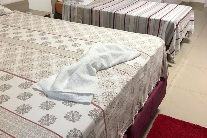 Room 4 of 9
