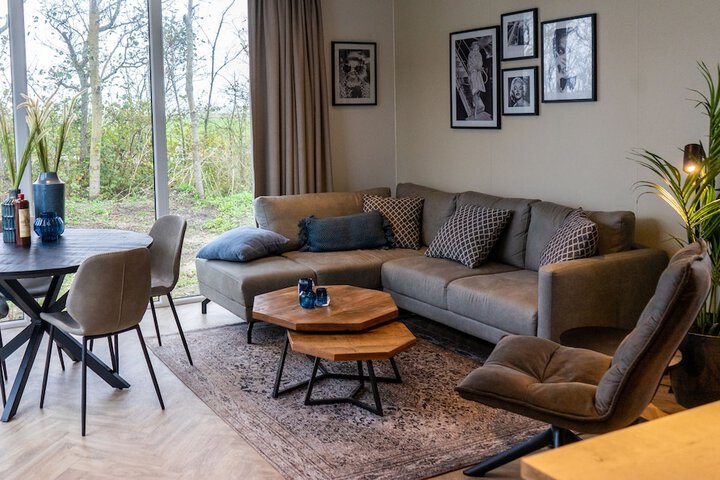 Room 9 of 23