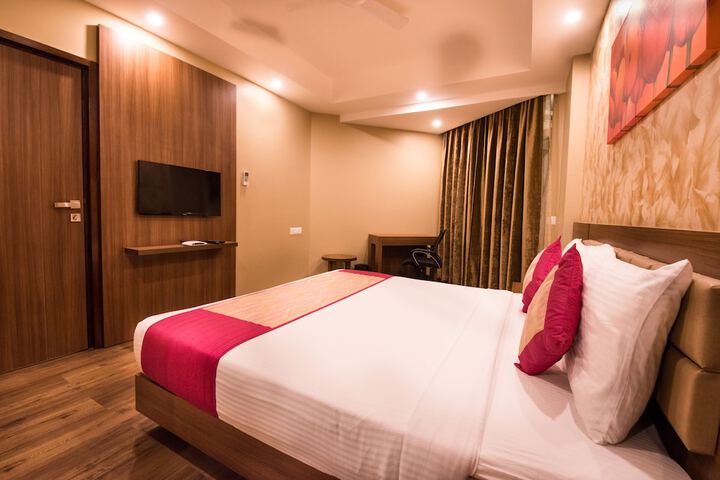 Room 12 of 90