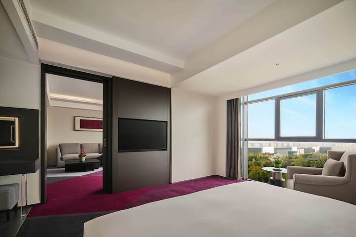 Room 17 of 107