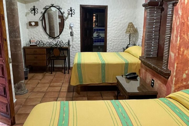 Room 9 of 30