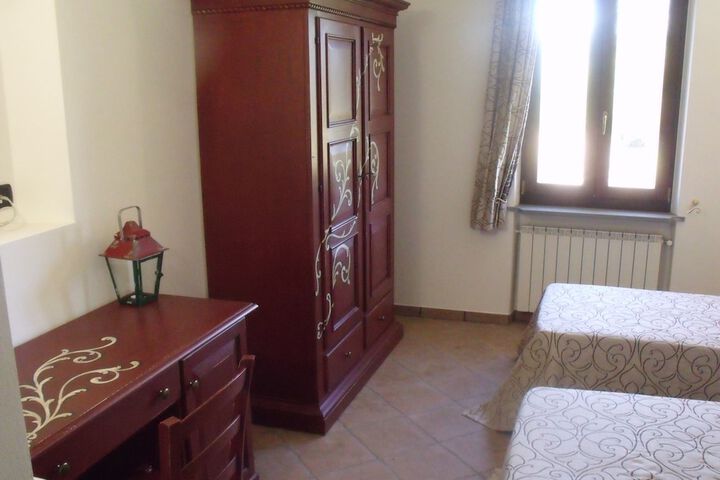 Room 4 of 161