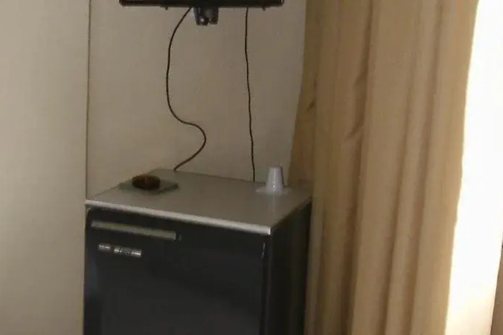 Room 9 of 14