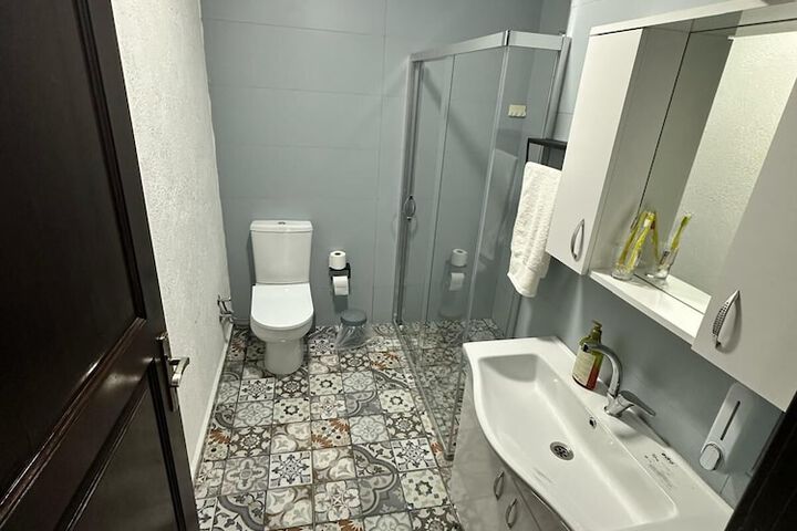 Room 12 of 36
