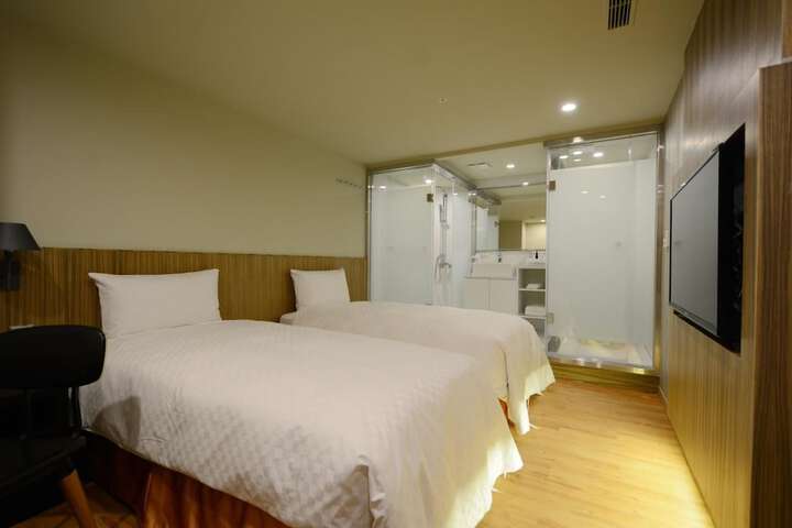 Room 25 of 41