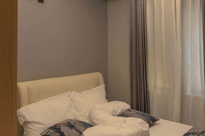 Room 9 of 35