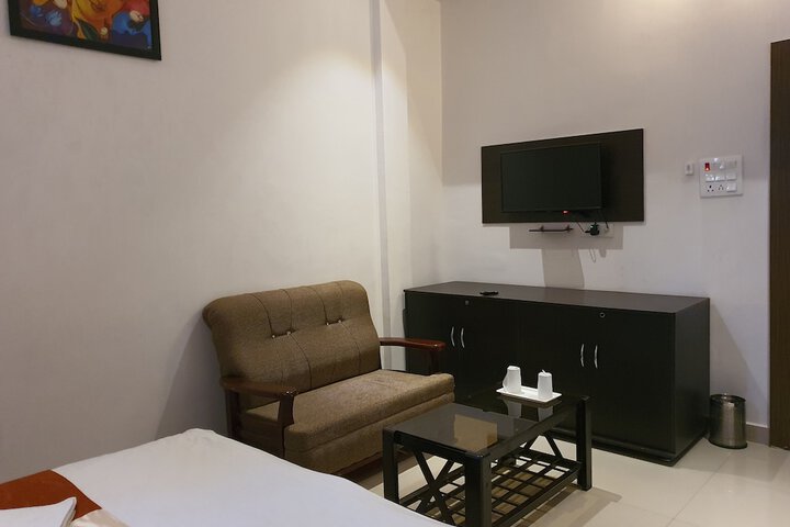 Room 10 of 35