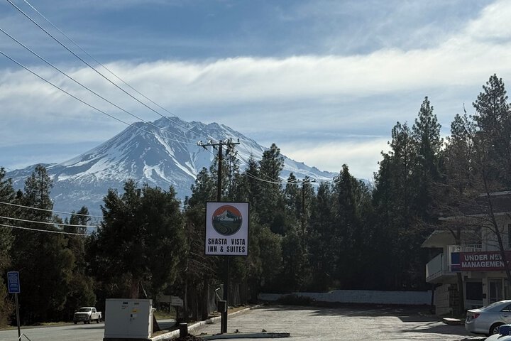 Photo of Shasta Vista Inn & Suites