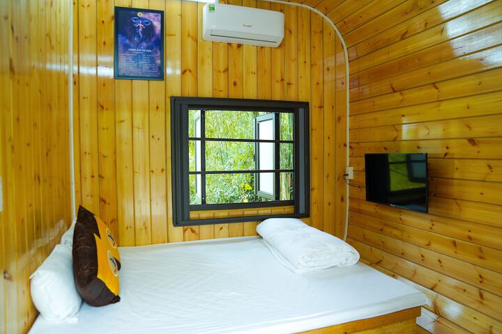 Room 19 of 242