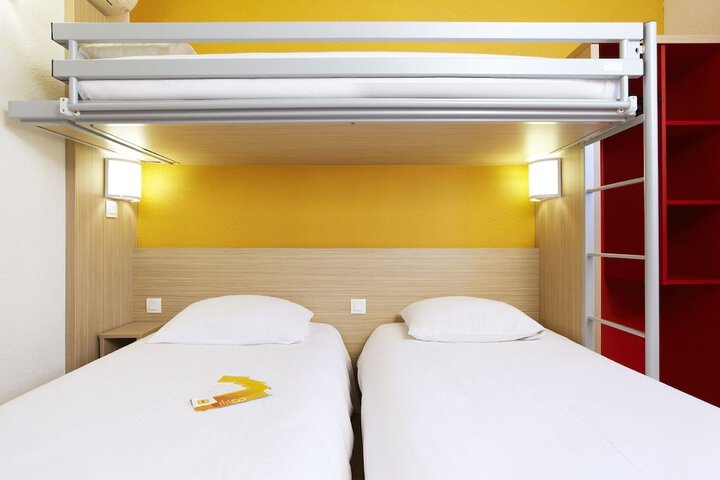 Room 5 of 44
