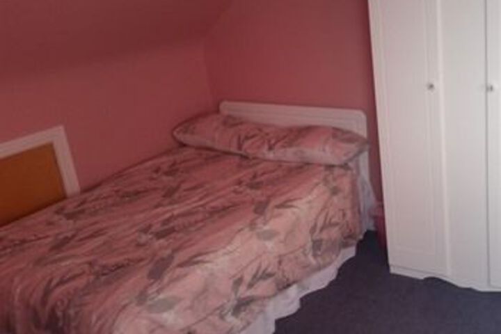 Room 10 of 26